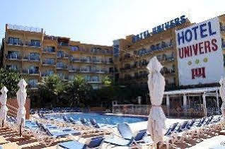 Univers 3*